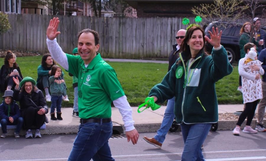 Friendly+Hellos++%E2%80%93+Mayor+Craig+Greenberg+and+his+wife+Rachel+Greenberg+greet+the+crowd+while+walking+through+the+St.+Patricks+Day+parade+on+Bardstown+Road+on+Mar.+11%2C+2023.+%28Photos+by+Keller+Mobley%29