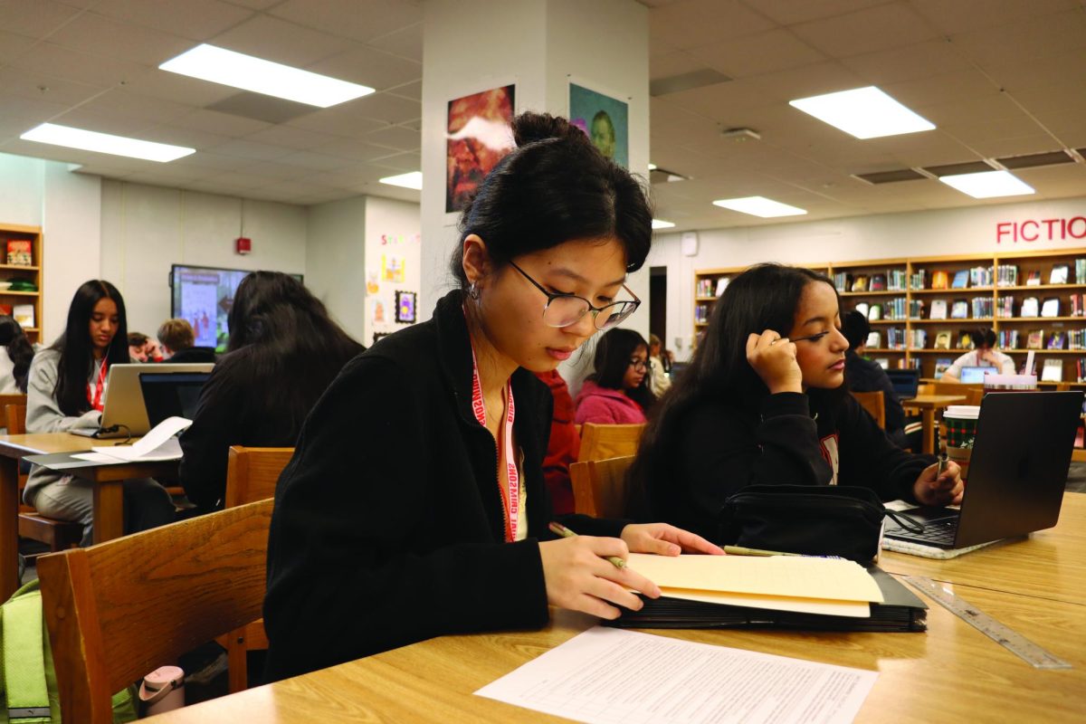Off the Dome - Heidi Choi, 17, a senior at duPont Manual High School, studies during Crimson Hour on Nov. 7. Choi studies for a class without the help of her phone or AI. 
